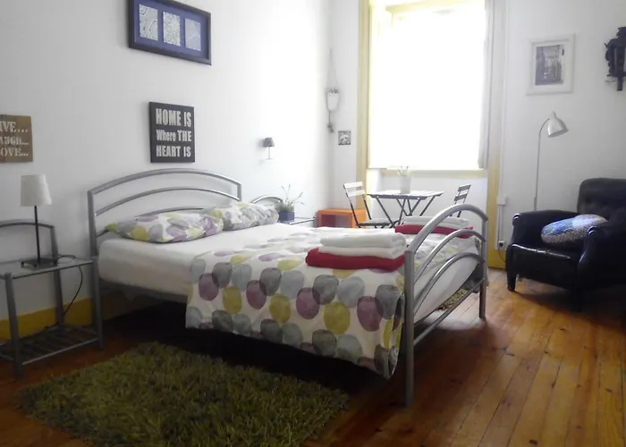 Guest house Refuge In Santa Marta Lisbon